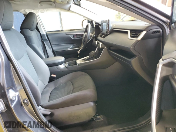 2021 Toyota RAV4 LE with VIN 2T3F1RFV1MC198301, listed as a Copart auction lot 62084275 with 47,285 mi miles and Salvage title. Bid and sale history available at DreamBid. Image 7.