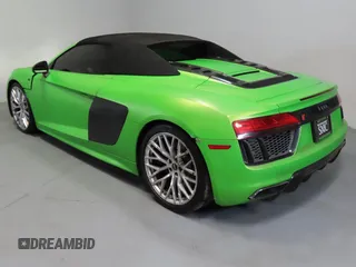 2017 Audi R8 z VIN WUAVACFX5H7903923, wystawiony jako Copart lot #52993935 z przebiegiem 53 883 mil mil oraz Szkoda całkowita • Salvage title. Historia ofert i sprzedaży dostępna na DreamBid. Obrazek 4.