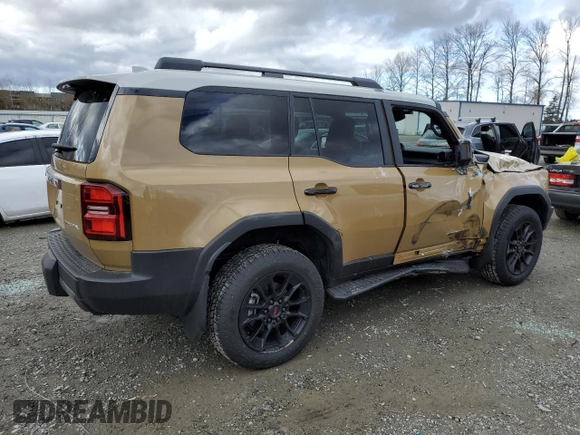 2024 Toyota Land Cruiser z VIN JTEABFAJ8RK010961, wystawiony jako Copart lot #45733885 z przebiegiem 3 013 mil mil oraz Szkoda całkowita • Salvage title. Historia ofert i sprzedaży dostępna na DreamBid. Obrazek 3.