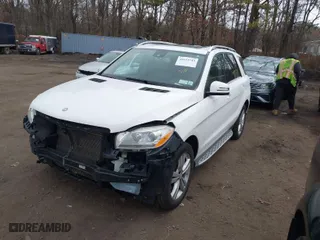 2014 Mercedes-Benz M-Class ML 350 with VIN 4JGDA5HB0EA395974, listed as a IAAI auction lot 41652743 with 116,822 mi miles. Bid and sale history available at carsss.com. Image 2.