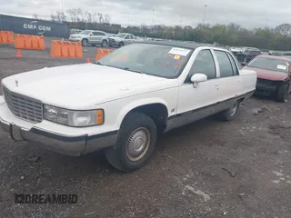 1993 Cadillac Fleetwood z VIN 1G6DW527XPR723385, wystawiony jako IAAI lot #41925057 z przebiegiem 193 595 mil mil oraz . Historia ofert i sprzedaży dostępna na DreamBid. Obrazek 6.