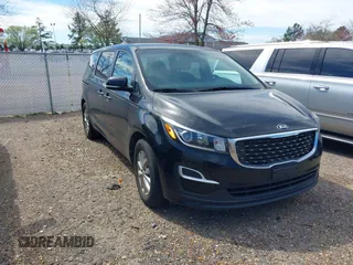 2019 Kia Sedona L with VIN KNDMA5C13K6508978, listed as a IAAI auction lot 41724113 with 61,795 mi miles. Bid and sale history available at carsss.com. Image 1.