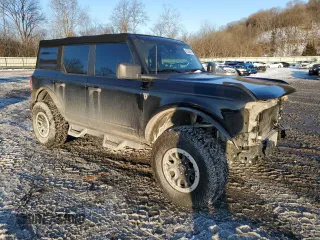 2022 Ford Bronco with VIN 1FMEE5DP9NLB55644, listed as a Copart auction lot 42320845 with 27,169 mi miles and Salvage Title. Bid and sale history available at DreamBid. Image 4.