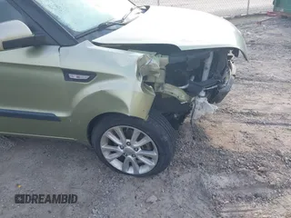 2013 Kia Soul with VIN KNDJT2A59D7571257, listed as a IAAI auction lot 41684100 with 146,320 mi miles. Bid and sale history available at carsss.com. Image 12.