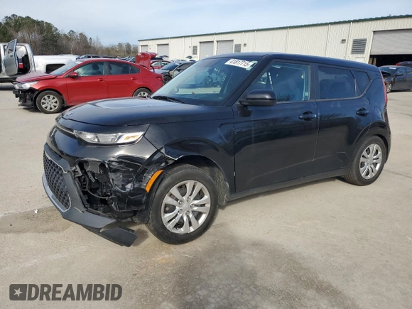 2021 Kia Soul LX with VIN KNDJ23AU1M7762221, listed as a Copart auction lot 41817715 with 33,829 mi miles and Salvage Title. Bid and sale history available at carsss.com. Image 1.
