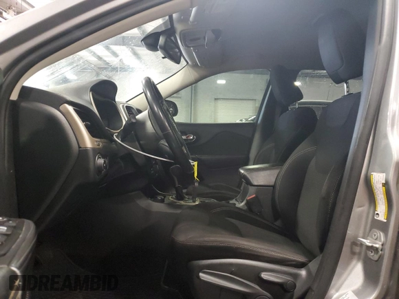 2015 Jeep Cherokee Latitude с VIN 1C4PJMCB1FW649506, выставлен на аукционе Copart как лот 61662795 с пробегом 138 121 миль миль и Списание • Salvage title. История ставок и продаж доступна на DreamBid. Изображение 7.