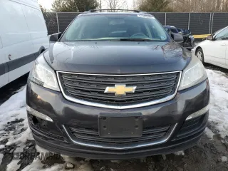 2015 Chevrolet Traverse LS z VIN 1GNKVFKD6FJ262516, wystawiony jako Copart lot #87600205 z przebiegiem 140 577 mil mil oraz Szkoda całkowita • Salvage title. Historia ofert i sprzedaży dostępna na DreamBid. Obrazek 5.