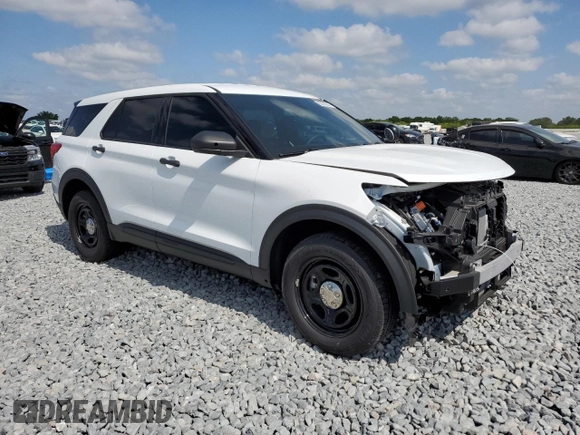 2023 Ford Police Interceptor Utility z VIN 1FM5K8AW3PNA08085, wystawiony jako Copart lot #50186945 z przebiegiem 1 464 mil mil oraz Nie do naprawy • Non repairable. Historia ofert i sprzedaży dostępna na DreamBid. Obrazek 4.