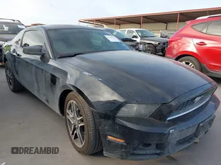 2014 Ford Mustang V6 с VIN 1ZVBP8AM3E5309764, выставлен на аукционе IAAI как лот 42169169 с пробегом 175 973 миль миль и . История ставок и продаж доступна на DreamBid. Изображение 1.