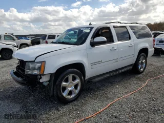 2013 Chevrolet Suburban LS with VIN 1GNSCHE04DR151942, listed as a Copart auction lot 78104284 with 317,900 mi miles and Salvage Title. Bid and sale history available at carsss.com. Image 1.