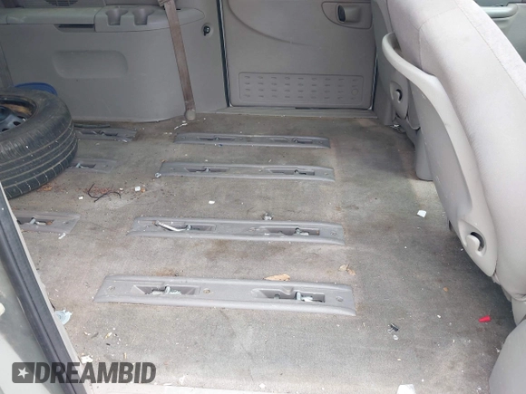 2003 Dodge Caravan SE with VIN 1D4GP243X3B266003, listed as a IAAI auction lot 42262213 with 202,625 mi miles and . Bid and sale history available at DreamBid. Image 8.