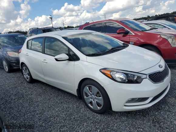 2016 Kia Forte 5-Door LX with VIN KNAFK5A81G5582884, listed as a Copart auction lot 74133944 with 8,861 mi miles and Salvage Title. Bid and sale history available at carsss.com. Image 4.