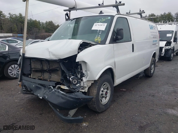 2019 GMC Savana Cargo Van with VIN 1GTW7AFG9K1154896, listed as a IAAI auction lot 41761872 with 183,541 mi miles. Bid and sale history available at carsss.com. Image 17.