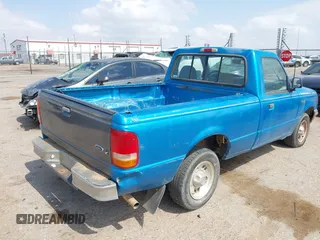 1996 Ford Ranger XL z VIN 1FTCR10A8TUB17436, wystawiony jako IAAI lot #42435214 z przebiegiem 233 796 mil mil oraz . Historia ofert i sprzedaży dostępna na DreamBid. Obrazek 4.
