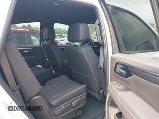 2025 Chevrolet Tahoe z VIN 1GNS6RRD7SR121714, wystawiony jako IAAI lot #42602552 z przebiegiem 9 824 mil mil oraz . Historia ofert i sprzedaży dostępna na DreamBid. Obrazek 8.