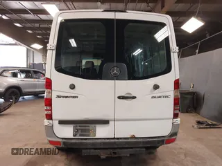 2011 Mercedes-Benz Sprinter Cargo with VIN WD3PE7CC6B5586380, listed as a IAAI auction lot 42162152 with 184,199 mi miles. Bid and sale history available at carsss.com. Image 16.