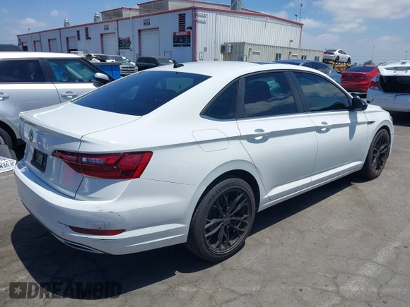 2020 Volkswagen Jetta S z VIN 3VWC57BU5LM080448, wystawiony jako IAAI lot #42267311 z przebiegiem 64 301 mil mil oraz . Historia ofert i sprzedaży dostępna na DreamBid. Obrazek 4.