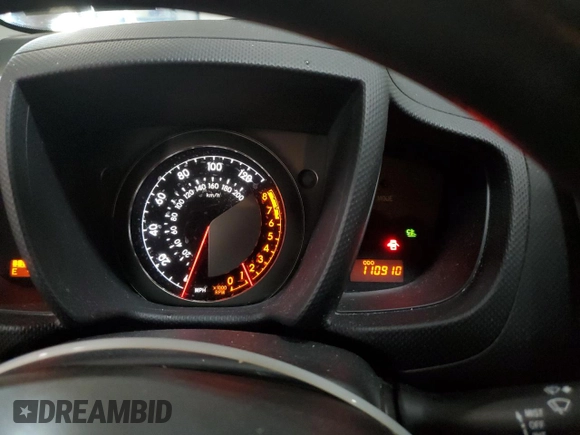 2012 Scion xD z VIN JTKKU4B4XC1017092, wystawiony jako Copart lot #60455215 z przebiegiem 110 910 mil mil oraz Szkoda całkowita • Salvage title. Historia ofert i sprzedaży dostępna na DreamBid. Obrazek 9.