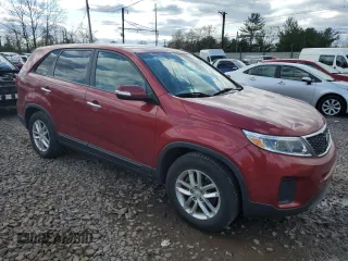 2014 Kia Sorento LX with VIN 5XYKT3A63EG466656, listed as a Copart auction lot 53100805 with 84,067 mi miles and Salvage Title. Bid and sale history available at carsss.com. Image 4.