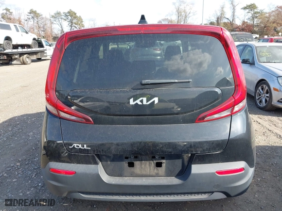 2022 Kia Soul LX with VIN KNDJ23AU0N7163473, listed as a IAAI auction lot 40776662 with 56,477 mi miles. Bid and sale history available at carsss.com. Image 16.
