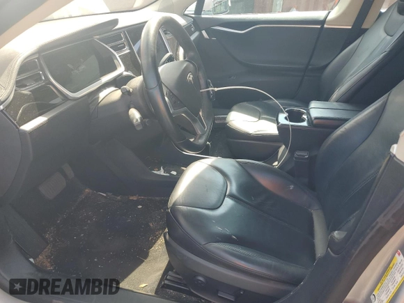 2013 Tesla Model S z VIN 5YJSA1CG9DFP06427, wystawiony jako Copart lot #59515845 z przebiegiem 49 446 mil mil oraz Szkoda całkowita • Salvage title. Historia ofert i sprzedaży dostępna na DreamBid. Obrazek 7.