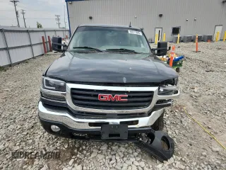 2005 GMC Sierra 2500HD SLE z VIN 1GTHK23U35F816096, wystawiony jako Copart lot #60911045 z przebiegiem 155 164 mil mil oraz Czysty tytuł • Clean title. Historia ofert i sprzedaży dostępna na DreamBid. Obrazek 5.