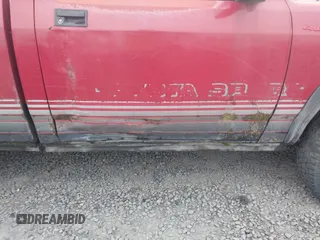 1989 Dodge Dakota z VIN 1B7GG66X9KS094016, wystawiony jako IAAI lot #41734985 z przebiegiem 156 980 mil mil oraz . Historia ofert i sprzedaży dostępna na DreamBid. Obrazek 6.