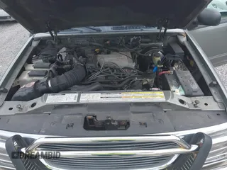 1999 Ford Explorer XLT z VIN 1FMZU35P9XZB75917, wystawiony jako IAAI lot #42132762 z przebiegiem 189 946 mil mil oraz . Historia ofert i sprzedaży dostępna na DreamBid. Obrazek 10.