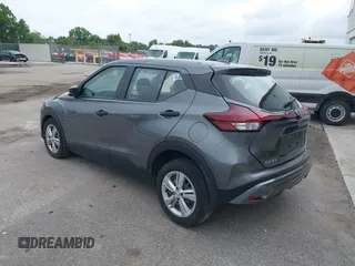 2023 Nissan Kicks S z VIN 3N1CP5BV3PL543504, wystawiony jako IAAI lot #42387560 z przebiegiem 30 740 mil mil oraz . Historia ofert i sprzedaży dostępna na DreamBid. Obrazek 3.