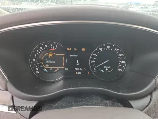 2017 Lincoln MKC Reserve with VIN 5LMCJ3C9XHUL70357, listed as a Copart auction lot 59607505 with 74,500 mi miles and Salvage title. Bid and sale history available at DreamBid. Image 9.