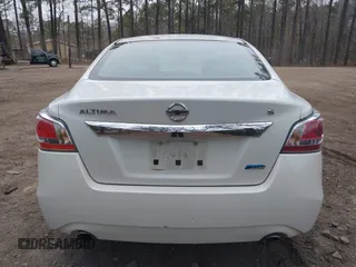 2014 Nissan Altima 2.5 S with VIN 1N4AL3AP2EN335771, listed as a IAAI auction lot 41202964 with 164,995 mi miles. Bid and sale history available at carsss.com. Image 16.