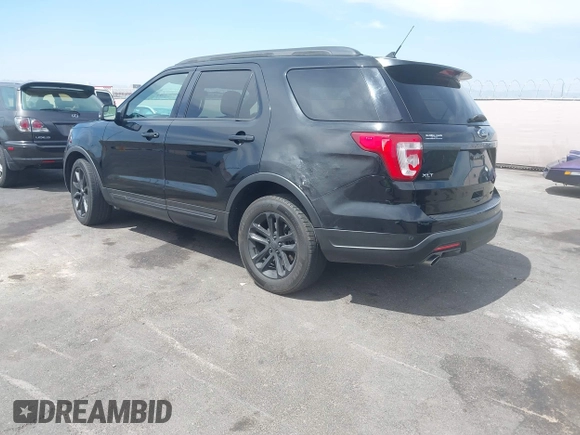 2018 Ford Explorer XLT z VIN 1FM5K7D89JGB09280, wystawiony jako IAAI lot #42360480 z przebiegiem 76 727 mil mil oraz . Historia ofert i sprzedaży dostępna na DreamBid. Obrazek 3.