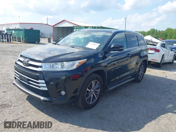 2018 Toyota Highlander SE with VIN 5TDJZRFH3JS825072, listed as a IAAI auction lot 42155887 with 110,920 mi miles and . Bid and sale history available at DreamBid. Image 17.