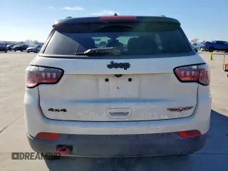 2020 Jeep Compass Trailhawk with VIN 3C4NJDDB7LT118561, listed as a Copart auction lot 46740025 with 61,286 mi miles and Salvage Title. Bid and sale history available at carsss.com. Image 6.