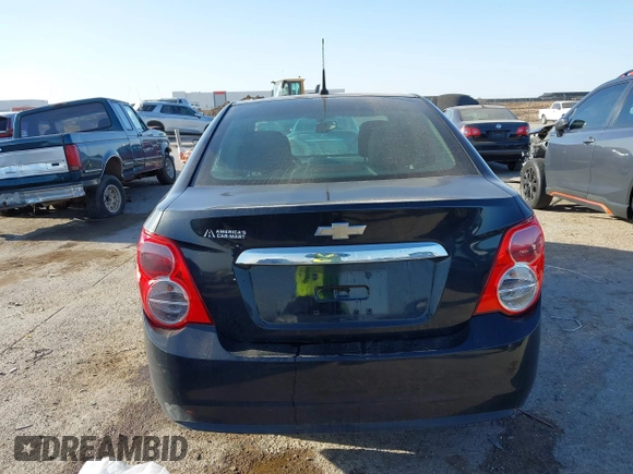 2014 Chevrolet Sonic LT z VIN 1G1JC5SH7E4127137, wystawiony jako IAAI lot #41838678 z przebiegiem 116 415 mil mil oraz . Historia ofert i sprzedaży dostępna na DreamBid. Obrazek 16.