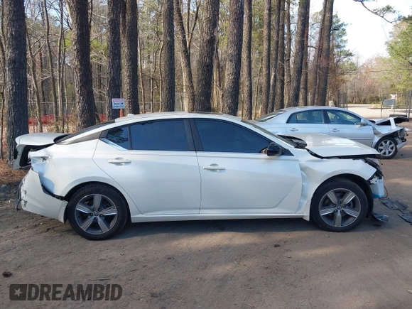 2019 Nissan Altima SR with VIN 1N4BL4CV4KC148593, listed as a IAAI auction lot 41887662 with 65,025 mi miles and . Bid and sale history available at DreamBid. Image 13.