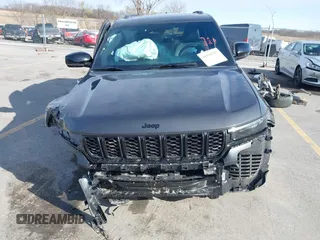 2025 Jeep Grand Cherokee Altitude X with VIN 1C4RJHAGXSC289968, listed as a IAAI auction lot 41918797 with 672 mi miles and . Bid and sale history available at DreamBid. Image 13.