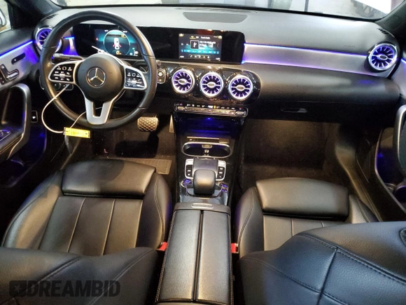 2019 Mercedes-Benz A 220 z VIN WDD3G4FBXKW035563, wystawiony jako Copart lot #57458165 z przebiegiem 79 263 mil mil oraz Czysty tytuł • Clean title. Historia ofert i sprzedaży dostępna na DreamBid. Obrazek 8.