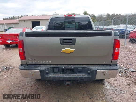 2012 Chevrolet Silverado 1500 LT with VIN 1GCRKSE76CZ228698, listed as a IAAI auction lot 42092011 with 184,322 mi miles. Bid and sale history available at carsss.com. Image 17.