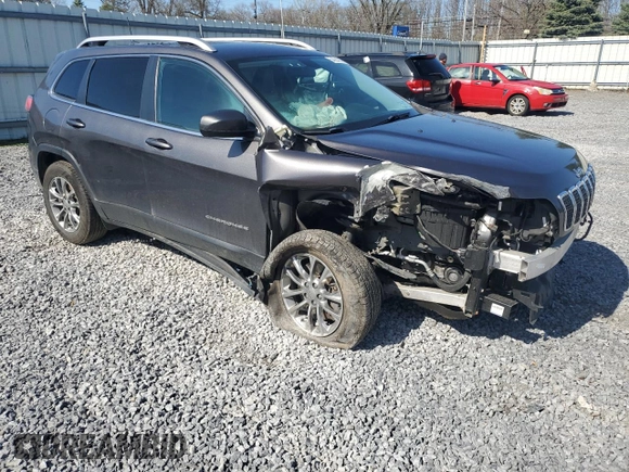 2019 Jeep Cherokee Latitude Plus with VIN 1C4PJMLB8KD233703, listed as a Copart auction lot 54084335 with 45,331 mi miles and Salvage Title. Bid and sale history available at carsss.com. Image 4.