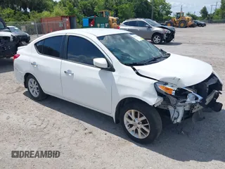2017 Nissan Versa SV z VIN 3N1CN7AP8HL807368, wystawiony jako IAAI lot #39267790 z przebiegiem 118 955 mil mil oraz . Historia ofert i sprzedaży dostępna na DreamBid. Obrazek 1.