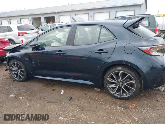 2019 Toyota Corolla Hatchback SE with VIN JTNK4RBEXK3060018, listed as a IAAI auction lot 41500627 with 96,997 mi miles. Bid and sale history available at carsss.com. Image 15.