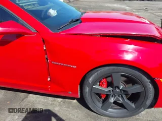 2010 Chevrolet Camaro 2SS z VIN 2G1FK1EJ0A9144871, wystawiony jako IAAI lot #42054933 z przebiegiem 140 100 mil mil oraz . Historia ofert i sprzedaży dostępna na DreamBid. Obrazek 17.
