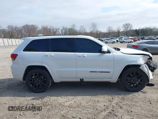 2018 Jeep Grand Cherokee Laredo E с VIN 1C4RJFAG8JC500877, выставлен на аукционе IAAI как лот 41797456 с пробегом 95 067 миль миль и . История ставок и продаж доступна на DreamBid. Изображение 13.