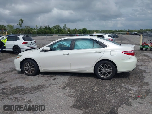 2015 Toyota Camry XLE with VIN 4T1BF1FK6FU081797, listed as a IAAI auction lot 41994718 with 68,899 mi miles. Bid and sale history available at carsss.com. Image 14.