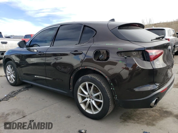 2018 Alfa Romeo Stelvio Ti z VIN ZASFAKBN6J7B80421, wystawiony jako Copart lot #43687775 z przebiegiem 81 426 mil mil oraz Czysty tytuł • Clean title. Historia ofert i sprzedaży dostępna na DreamBid. Obrazek 2.