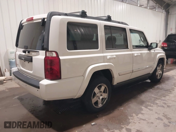 2010 Jeep Commander Sport z VIN 1J4RG4GK7AC132121, wystawiony jako IAAI lot #41187854 z przebiegiem 155 413 mil mil oraz . Historia ofert i sprzedaży dostępna na DreamBid. Obrazek 4.