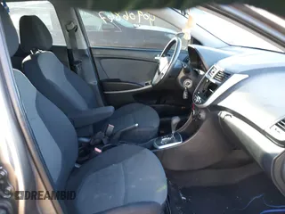 2013 Hyundai Accent GS z VIN KMHCT5AE8DU126970, wystawiony jako IAAI lot #40906867 z przebiegiem 142 484 mil mil oraz . Historia ofert i sprzedaży dostępna na DreamBid. Obrazek 5.