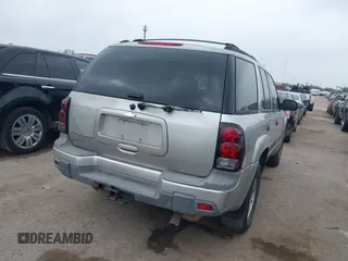 2005 Chevrolet TrailBlazer LT with VIN 1GNDT13S752336954, listed as a IAAI auction lot 41927384 with 170,572 mi miles and . Bid and sale history available at DreamBid. Image 4.