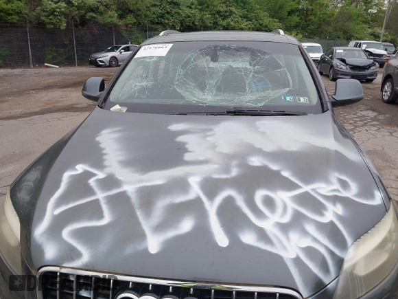 2014 Audi Q7 Premium Plus with VIN WA1LGAFE8ED014210, listed as a IAAI auction lot 42176663 with 101,557 mi miles and . Bid and sale history available at DreamBid. Image 6.